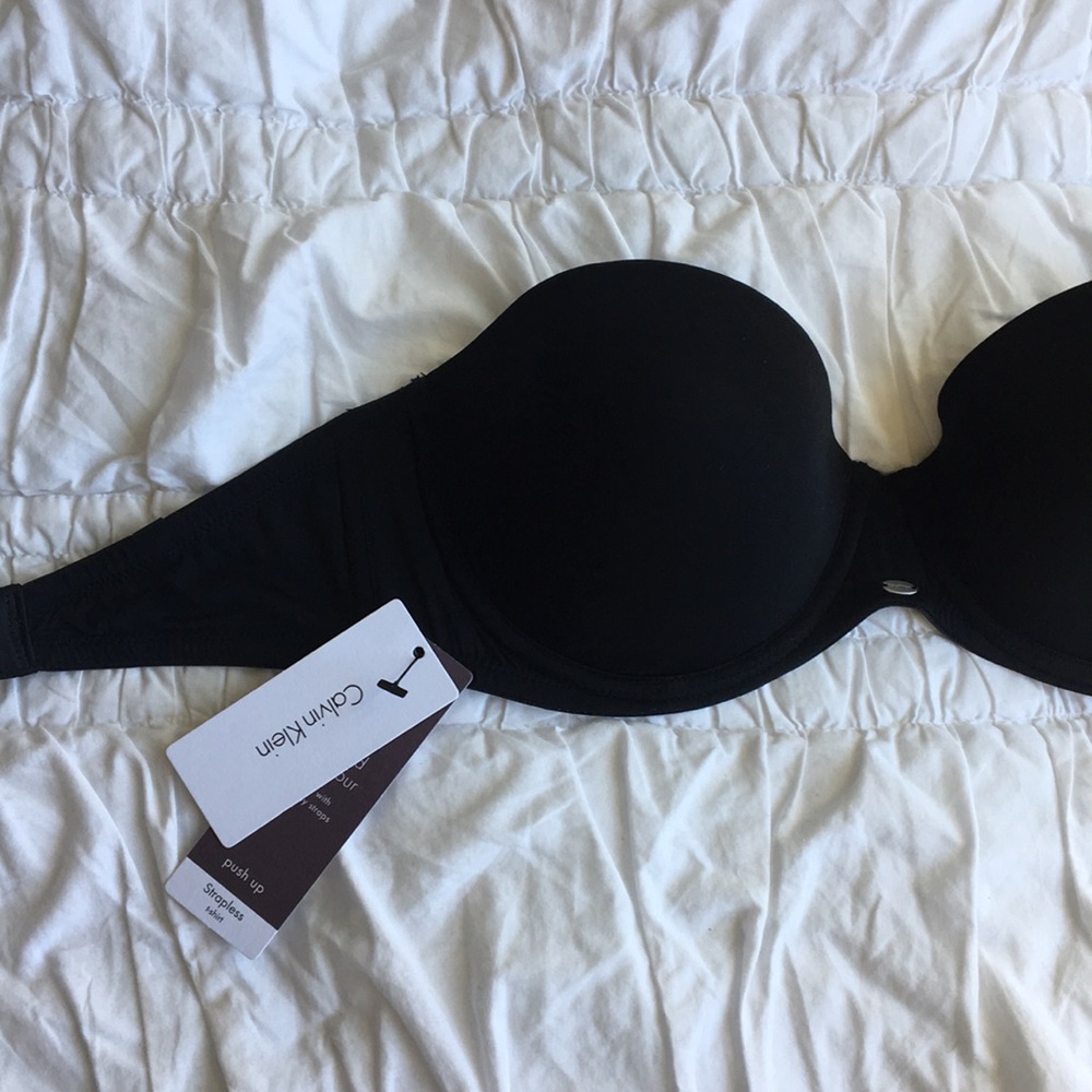 Calvin Klein Strapless Bra 32D